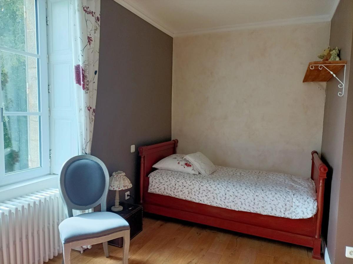 Le Manoir "Aux Douves" Bed and Breakfast Bazoges-en-Paillers Buitenkant foto