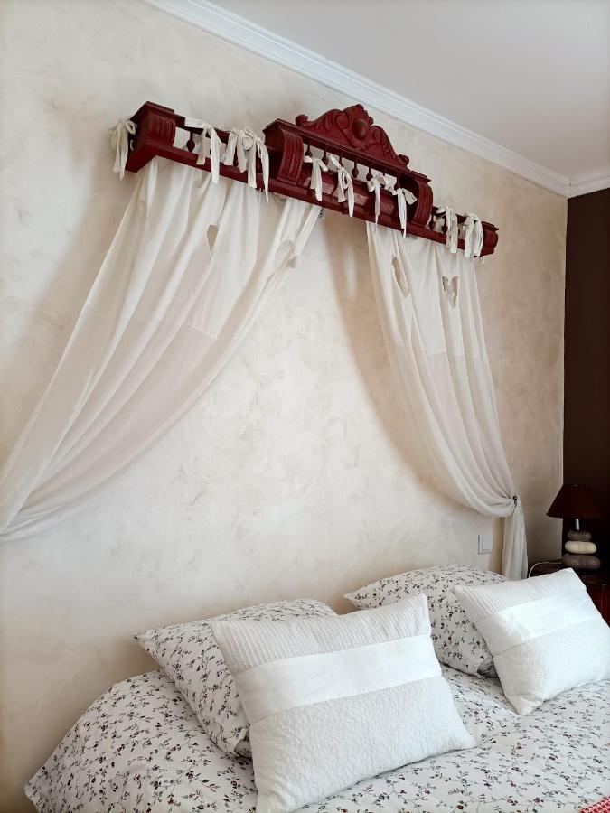 Le Manoir "Aux Douves" Bed and Breakfast Bazoges-en-Paillers Buitenkant foto