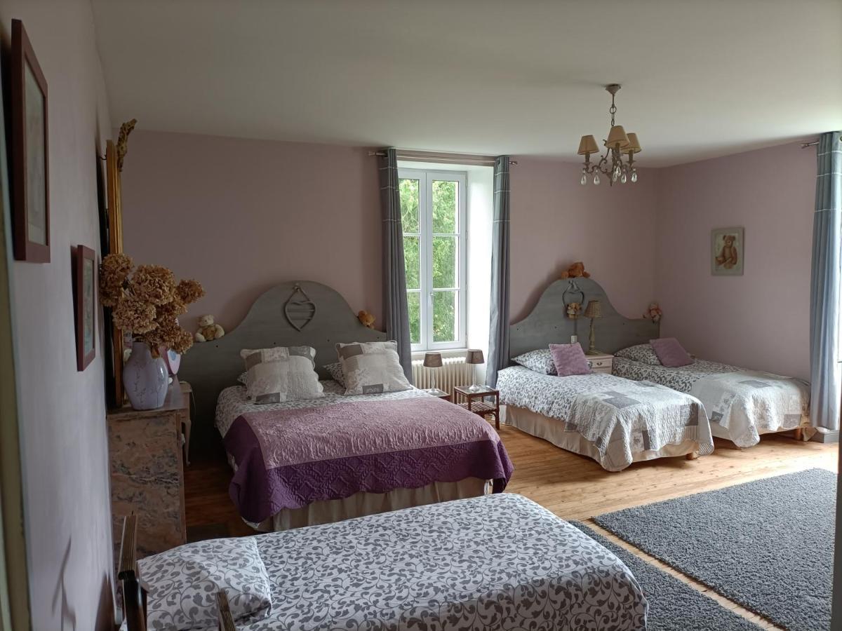 Le Manoir "Aux Douves" Bed and Breakfast Bazoges-en-Paillers Buitenkant foto