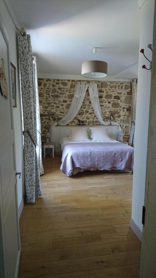 Le Manoir "Aux Douves" Bed and Breakfast Bazoges-en-Paillers Buitenkant foto
