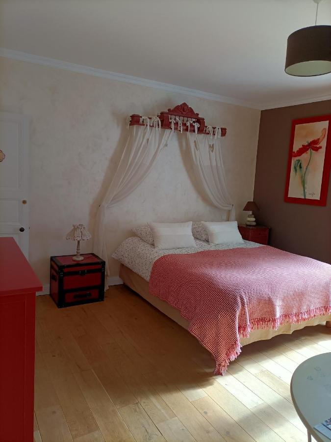 Le Manoir "Aux Douves" Bed and Breakfast Bazoges-en-Paillers Buitenkant foto