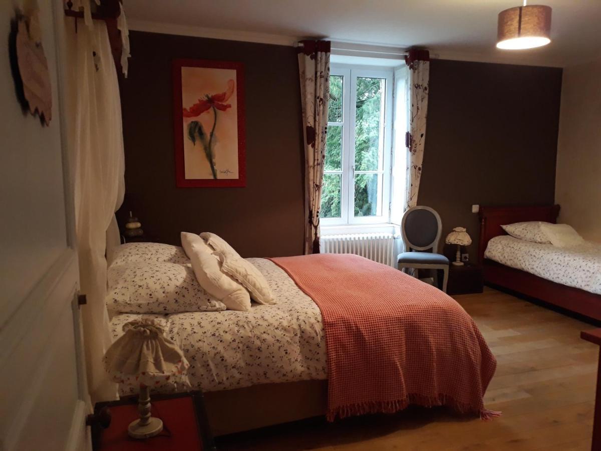 Le Manoir "Aux Douves" Bed and Breakfast Bazoges-en-Paillers Buitenkant foto