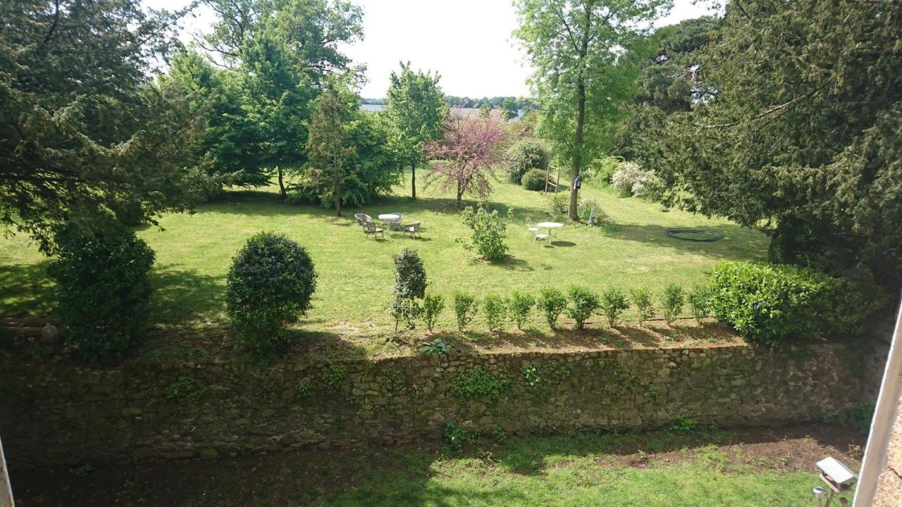 Le Manoir "Aux Douves" Bed and Breakfast Bazoges-en-Paillers Buitenkant foto