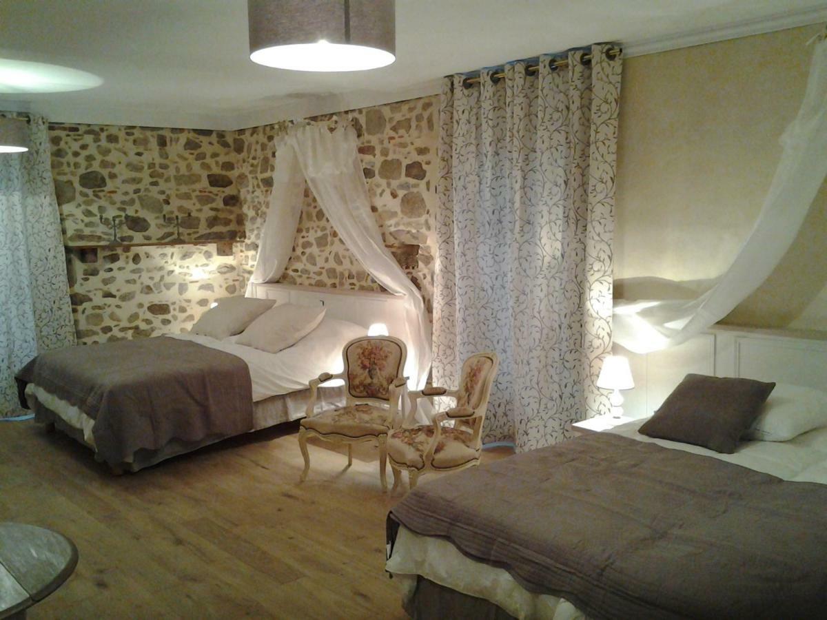 Le Manoir "Aux Douves" Bed and Breakfast Bazoges-en-Paillers Buitenkant foto