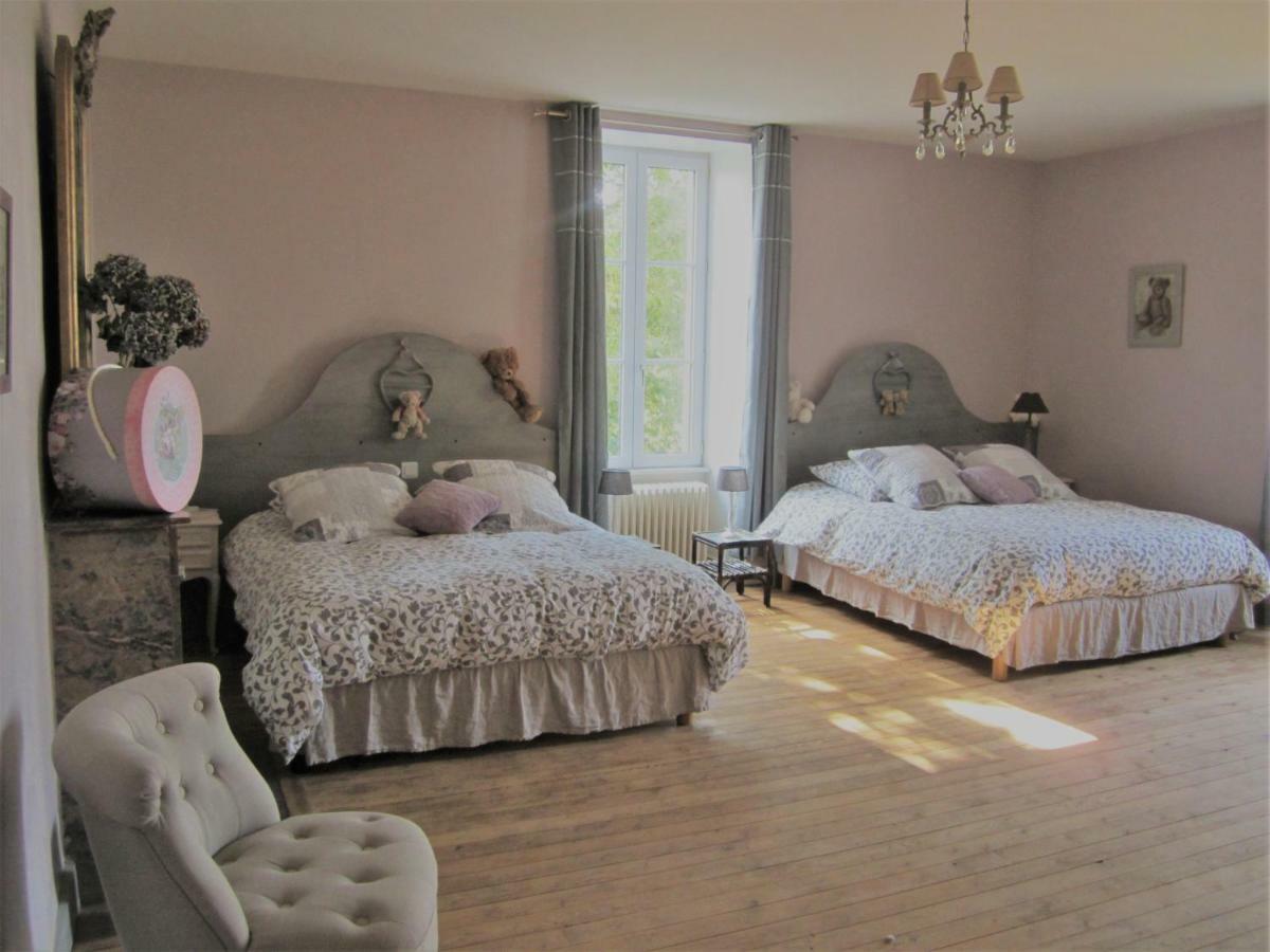 Le Manoir "Aux Douves" Bed and Breakfast Bazoges-en-Paillers Buitenkant foto
