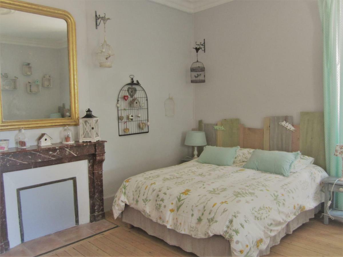 Le Manoir "Aux Douves" Bed and Breakfast Bazoges-en-Paillers Buitenkant foto